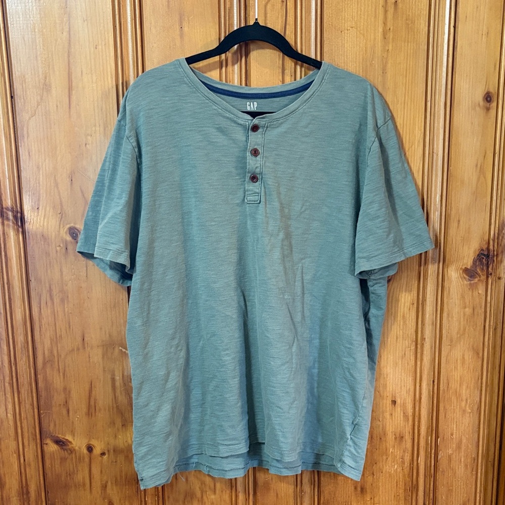 GAP Men's Short Sleeve Green Henley Tee - Short Sleeve - 100% Cotton - Size XXL